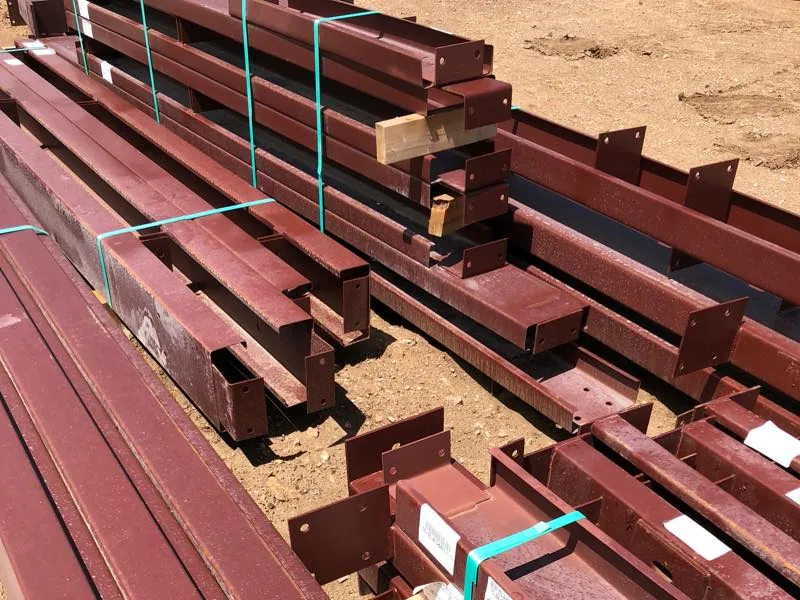 100x300x18 Metal Building